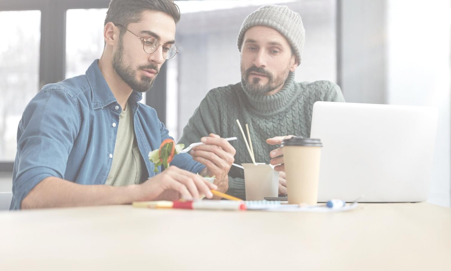 Équipe tarynovaent en session de travail stratégique